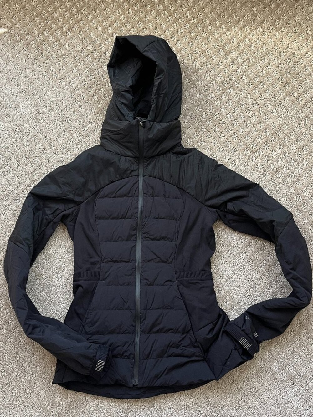 Lululemon Jacket Black Goose Down Lightweight Water Resistant Hood Zipper Size 4